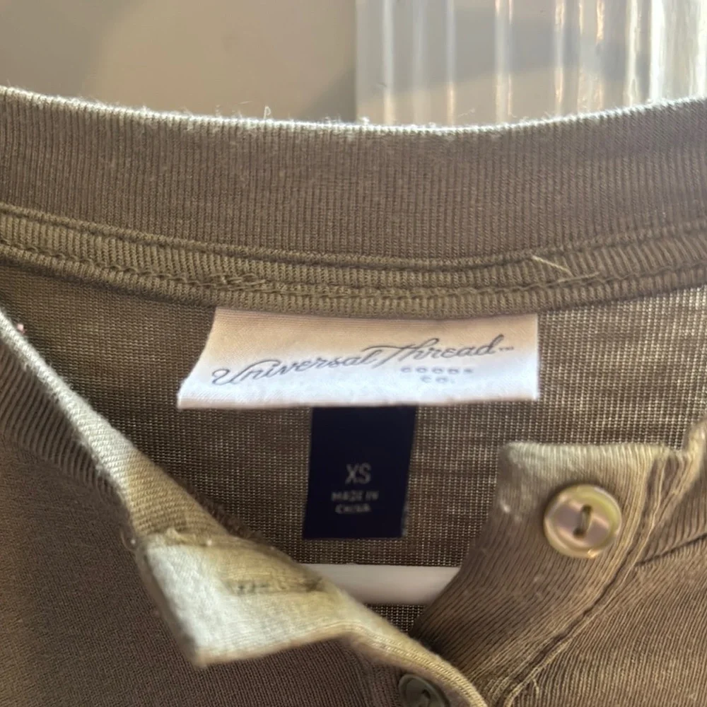 Universal Thread Olive Button-Up Top - Picture 2 of 2